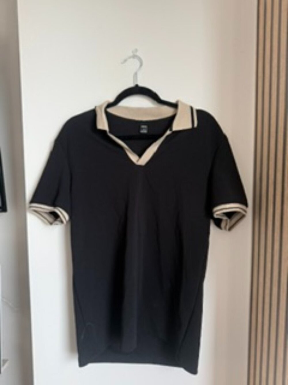 SHEIN Men's Black & Beige Contrast Trim Open Notch Neck Polo Shirt - Large